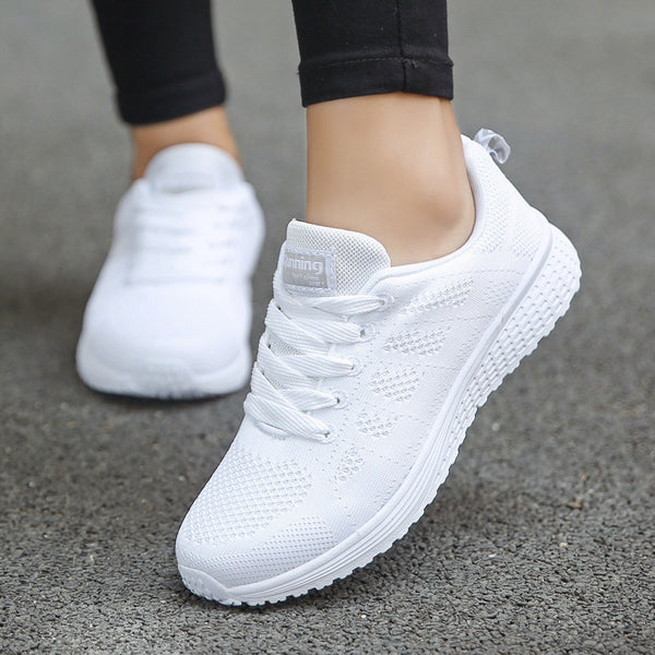 Eileen – Women's Orthopedic Shoes in White, worn
